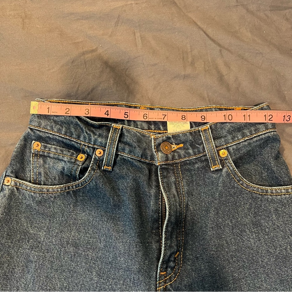 Classic Vintage Levi Tapered Blue Denim Jeans - Picture 6 of 8